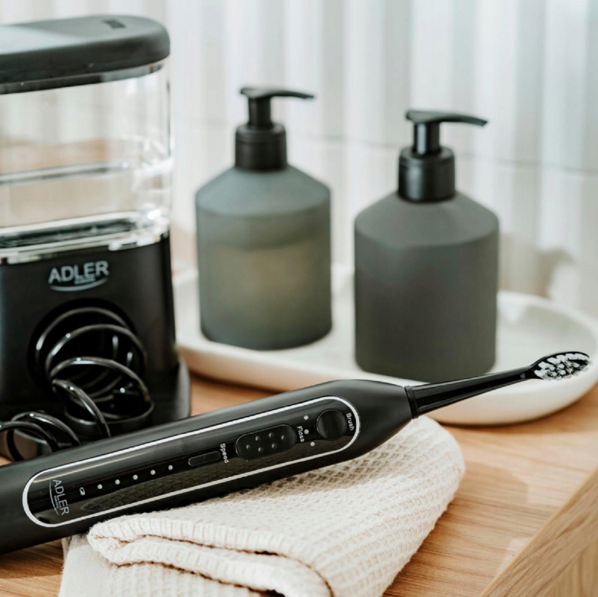 Sonická kvalitná zubná kefka a ústna sprcha 2 v 1